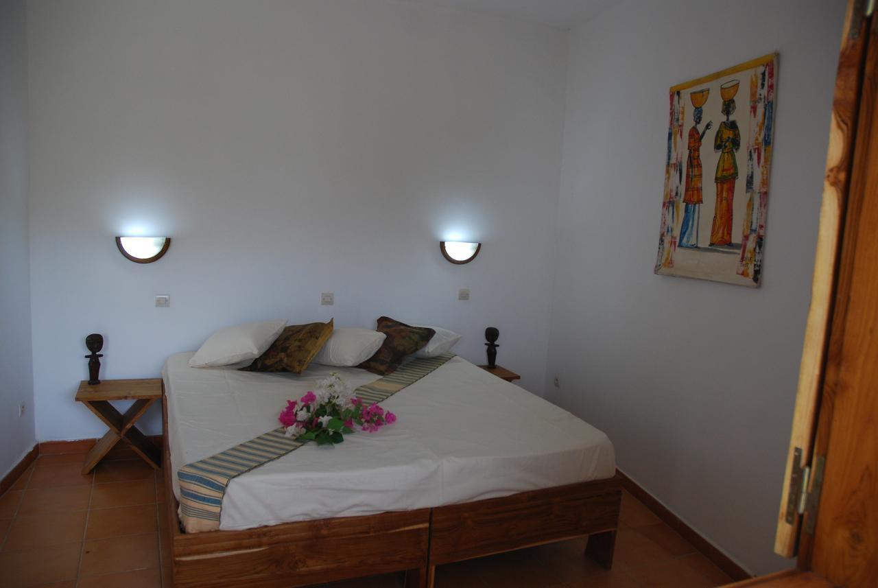 Casa Motel Ziguinchor Exteriör bild